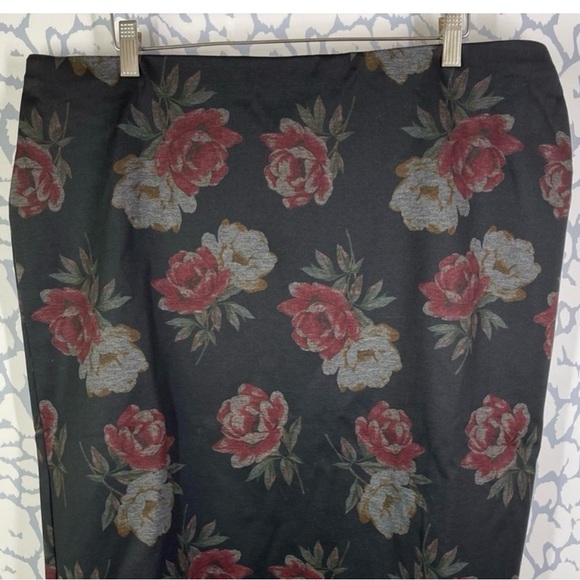 EUC! CJ Banks Dark Floral Pencil Skirt size 1X - Picture 5 of 10